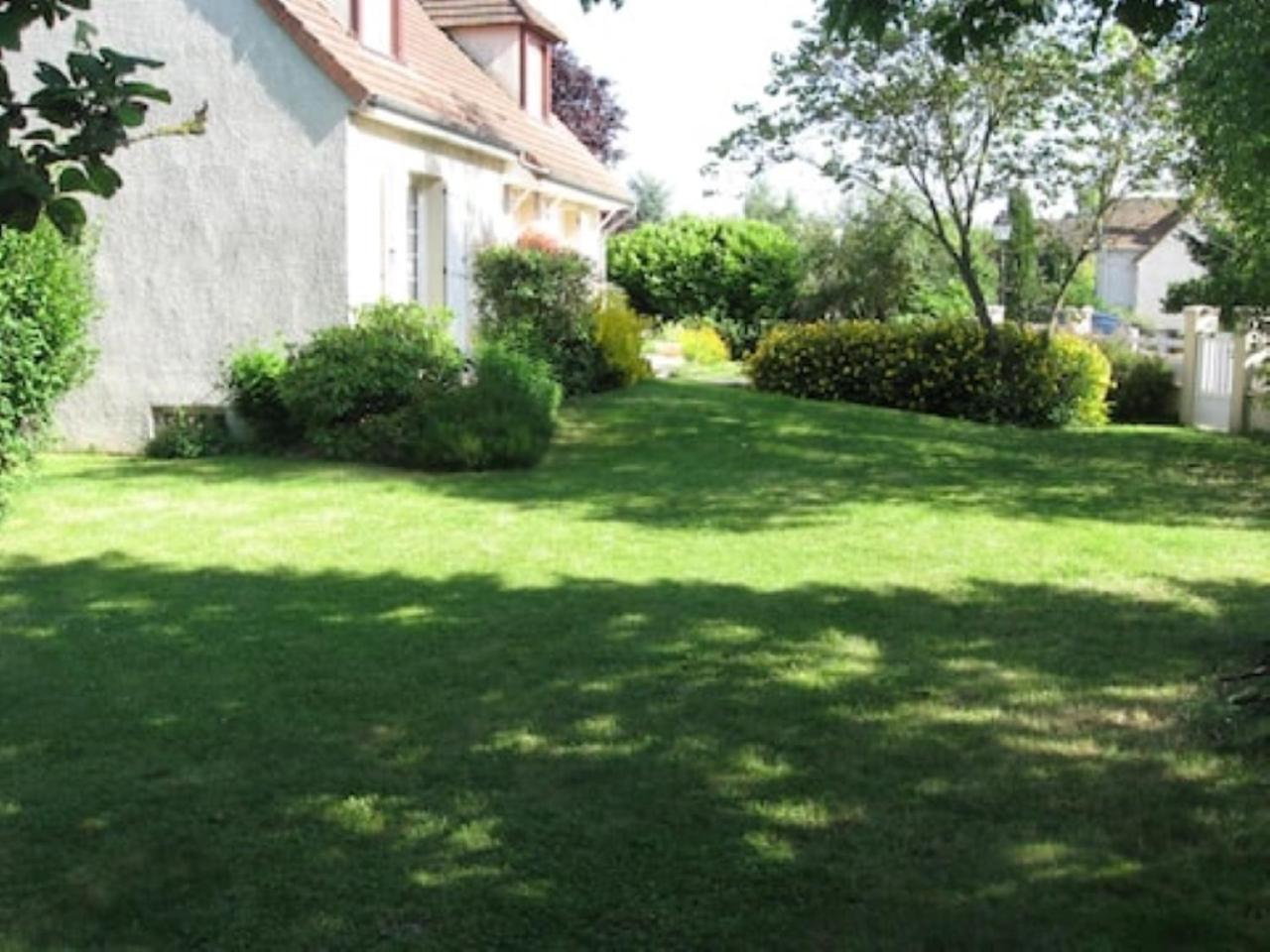 Beau Studio T1 A 30 Km De Paris Saint-Germain-lès-Corbeil Εξωτερικό φωτογραφία